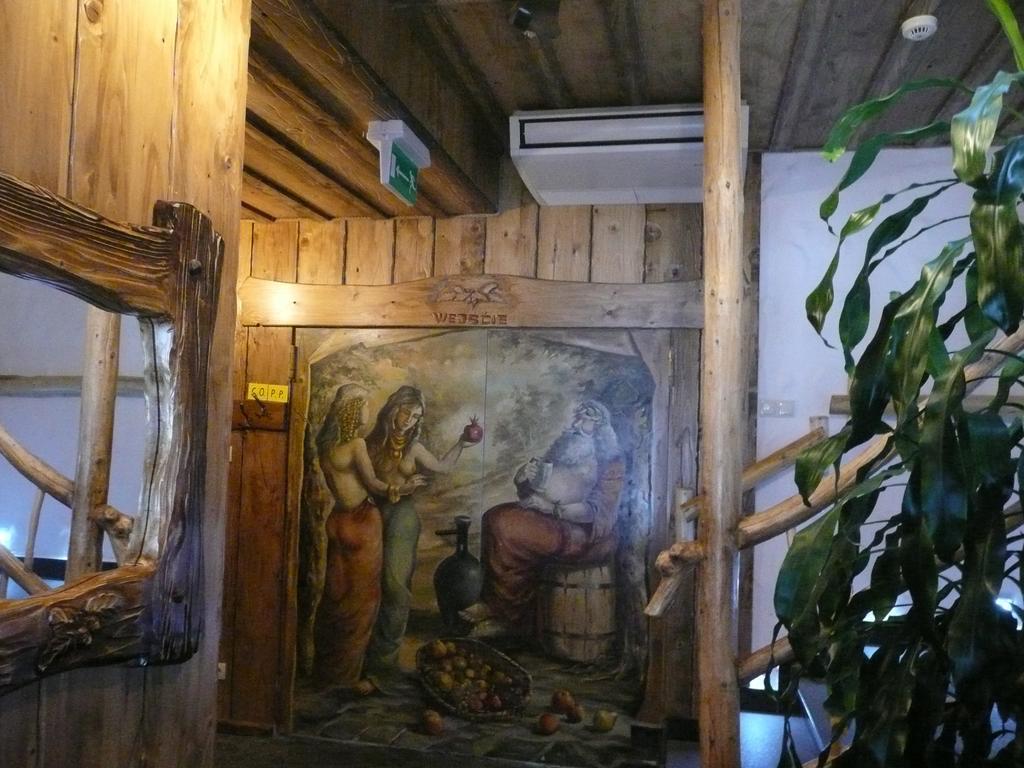 Karczma Parchatka Exterior photo